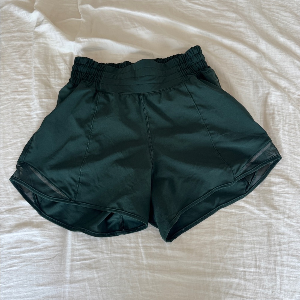 Lululemon Athletica Green Hotty Hot High-Rise Lined Shorts 4”